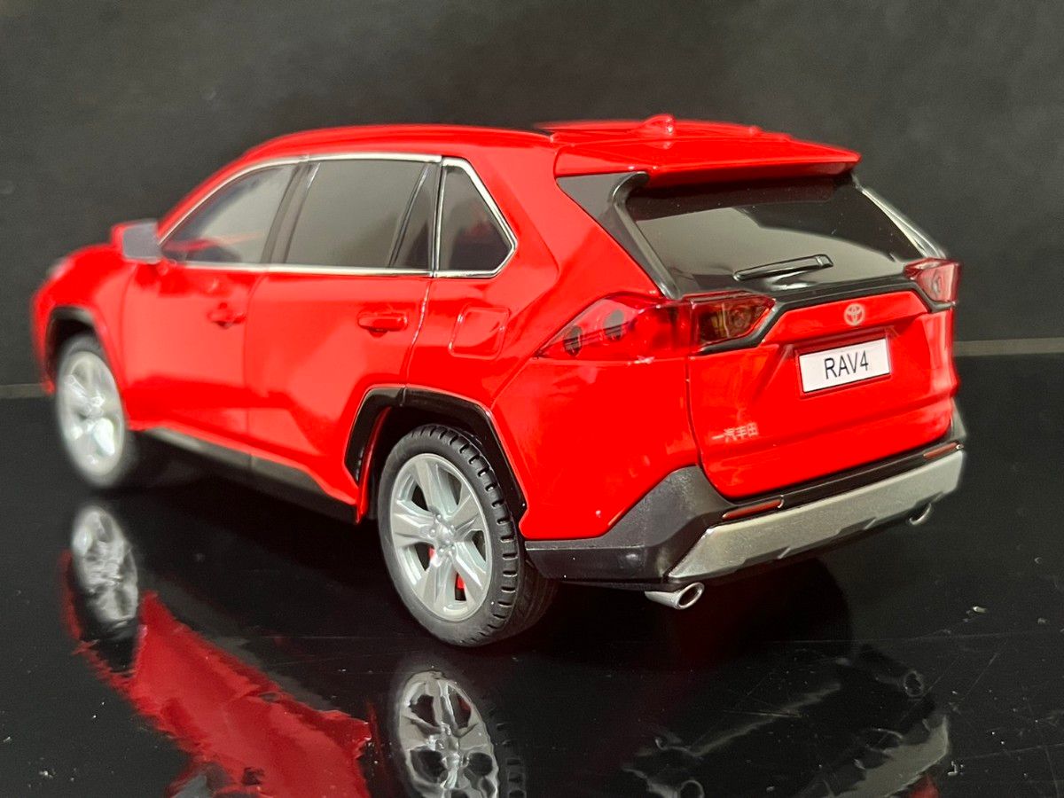 RAV4　トヨタ TOYOTA 1/24 ミニカー レッド H131