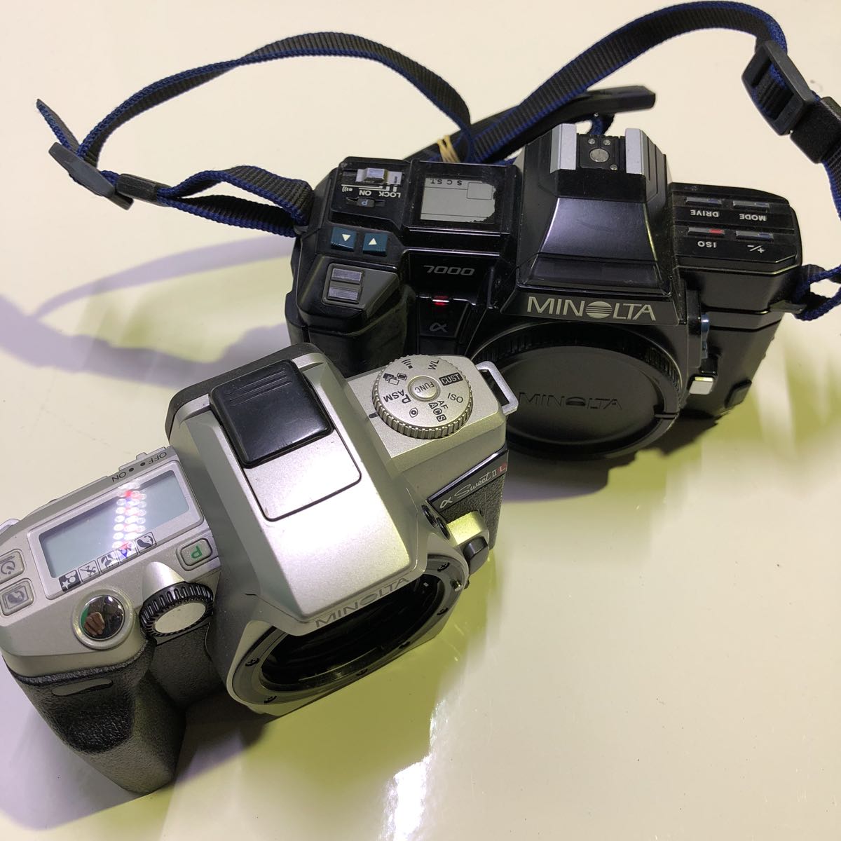 【b1032】MINOLTA 一眼レフカメラ 中古品 まとめて8台 修理ベース 部品どりに / ミノルタ ボディー フィルムカメラ_画像2
