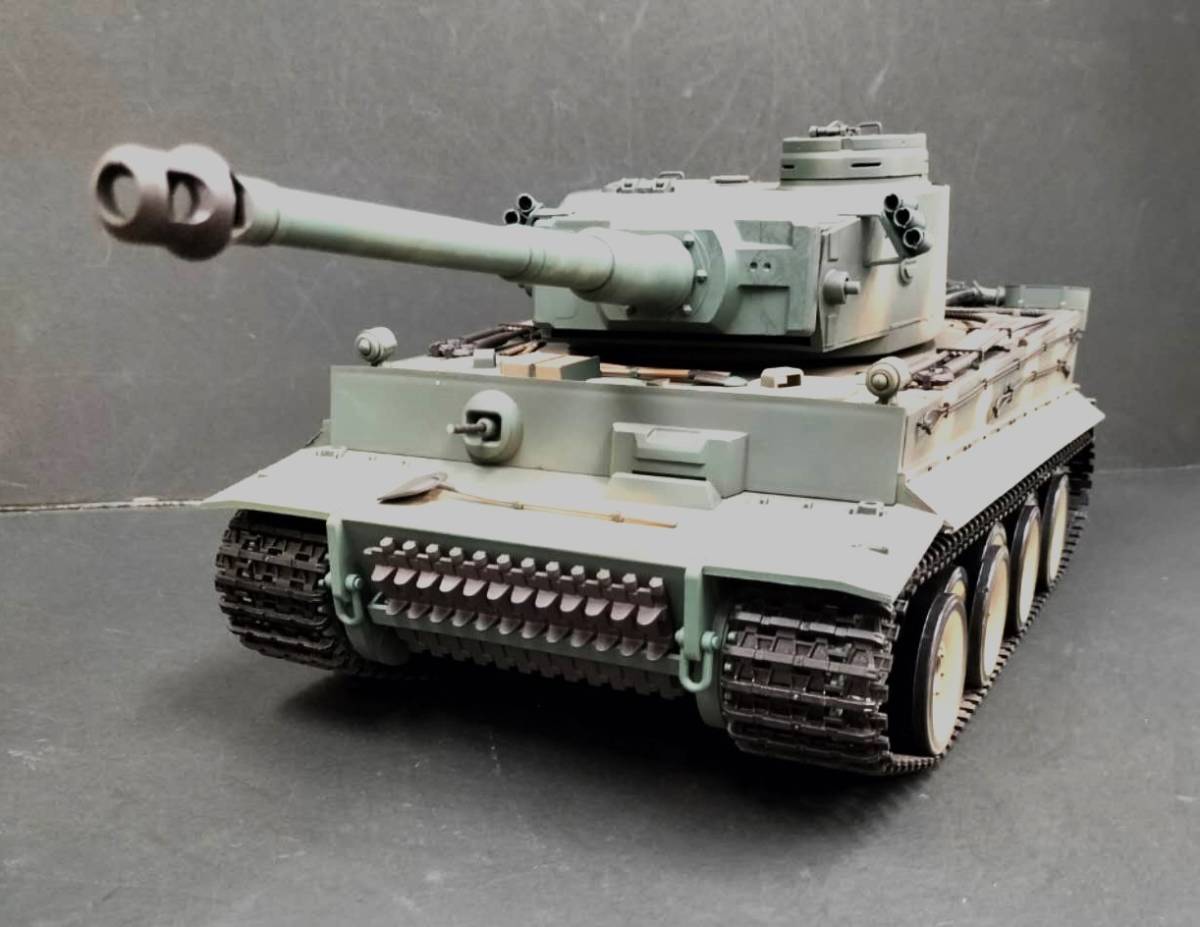 1/16サイズ　ヘンロン　戦車ラジコン　タイガーI型　迷彩色仕様　メタルギア搭載