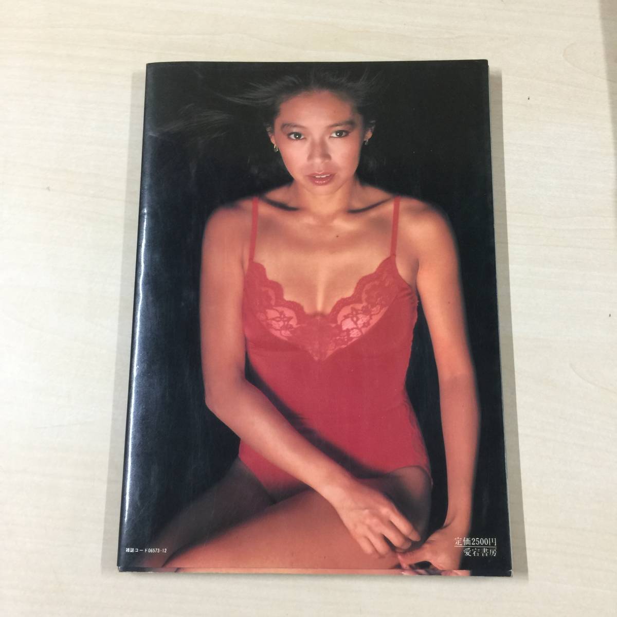 割引発見 ◎岡崎友紀 写真集「YUKI OKAZAKI」 デラックス映画ファン