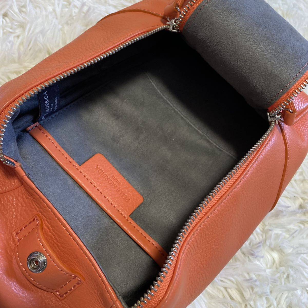 [ rare ]PELLE MORBIDAperemo ruby da body bag orange leather diagonal .. unisex shoulder bag Meiden Voyage