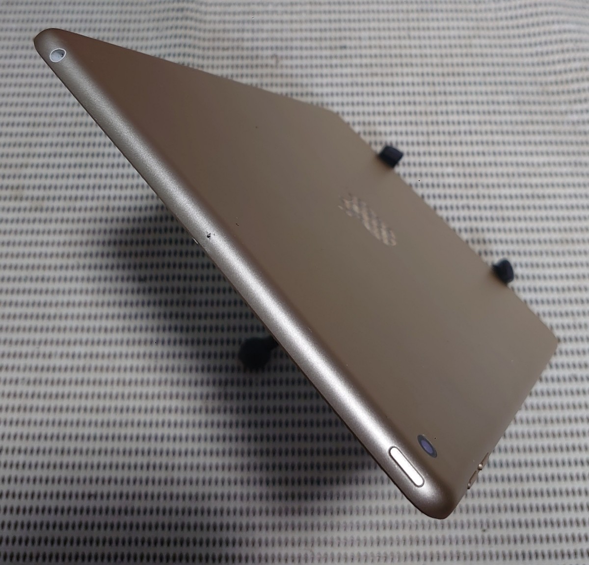 液晶無傷iPad第5世代(A1822)本体32GBゴールドWi-Fiモデル完動品動作確認済み1円スタート送料無料①の画像4