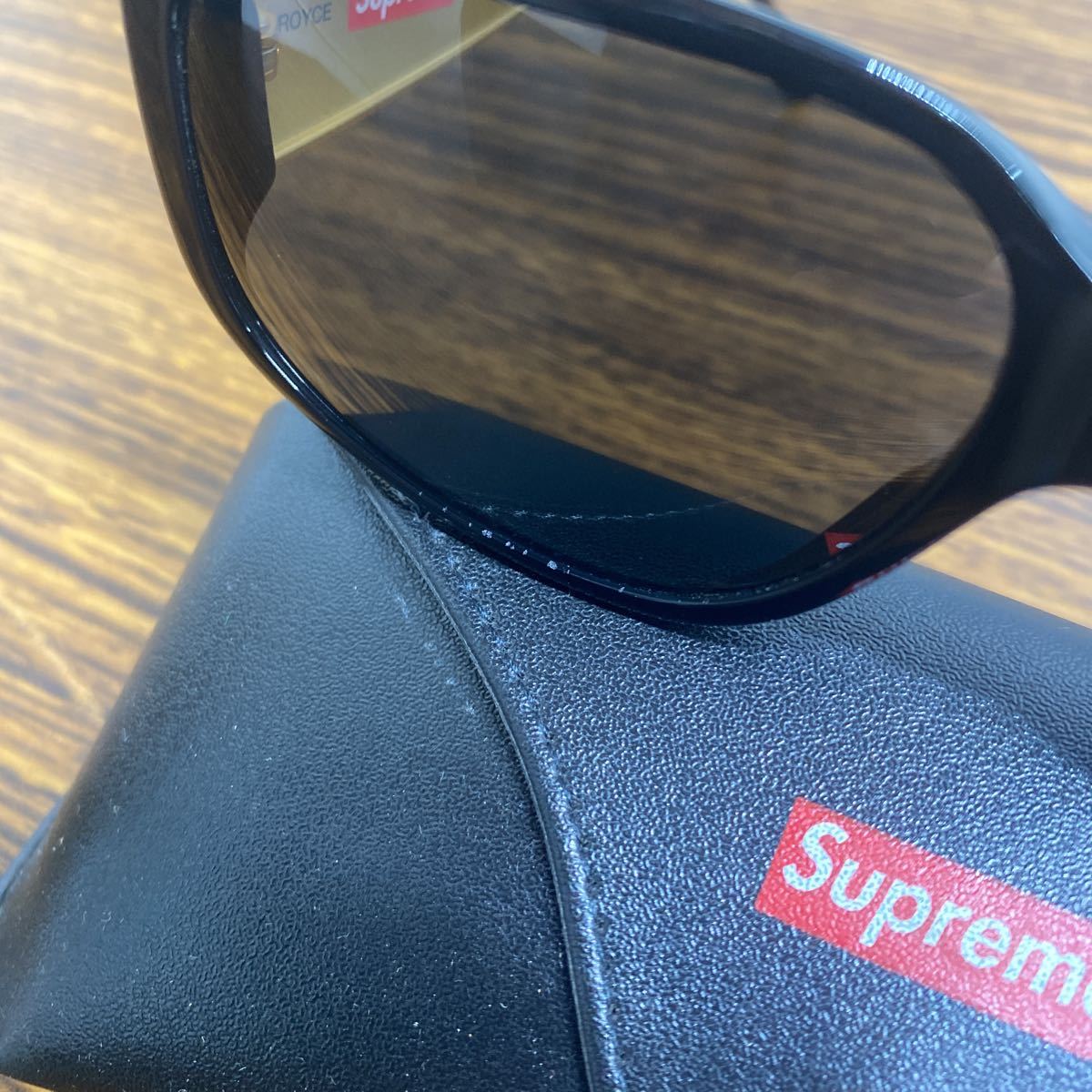 supreme Supreme sunglasses Gold Temple black lens Royce Sunglasses case glasses Cross attaching 