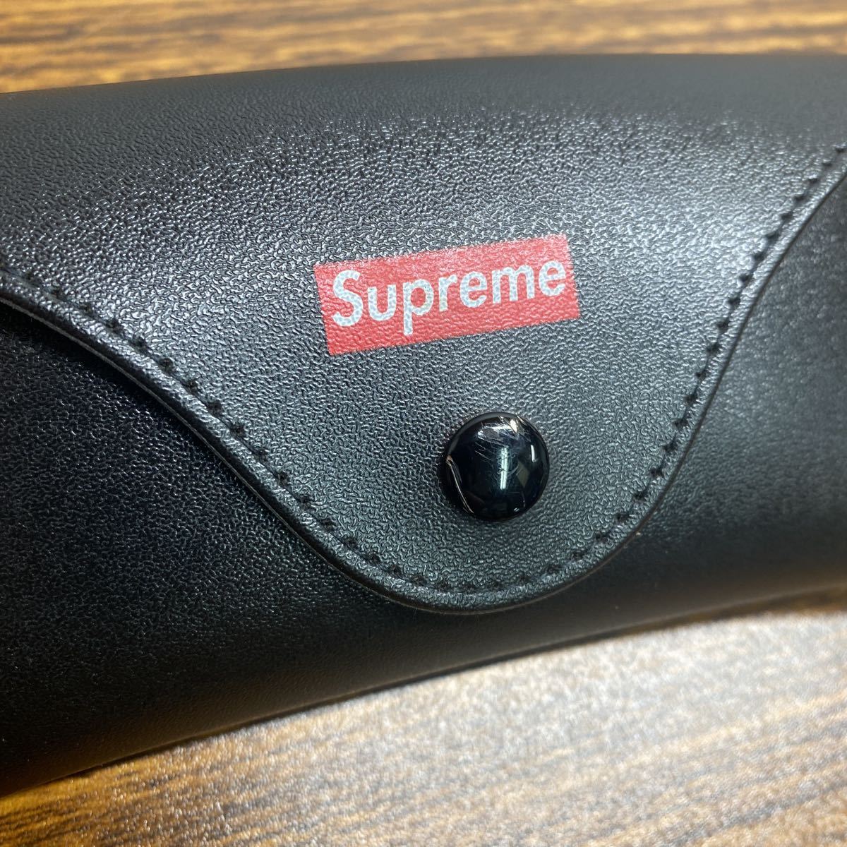 supreme Supreme sunglasses Gold Temple black lens Royce Sunglasses case glasses Cross attaching 