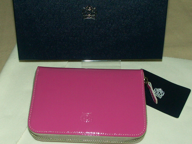 ●163－ピンク★新品★こだわりの日本製　「エルザ」 高級エナメル　　ラウンドジップ財布