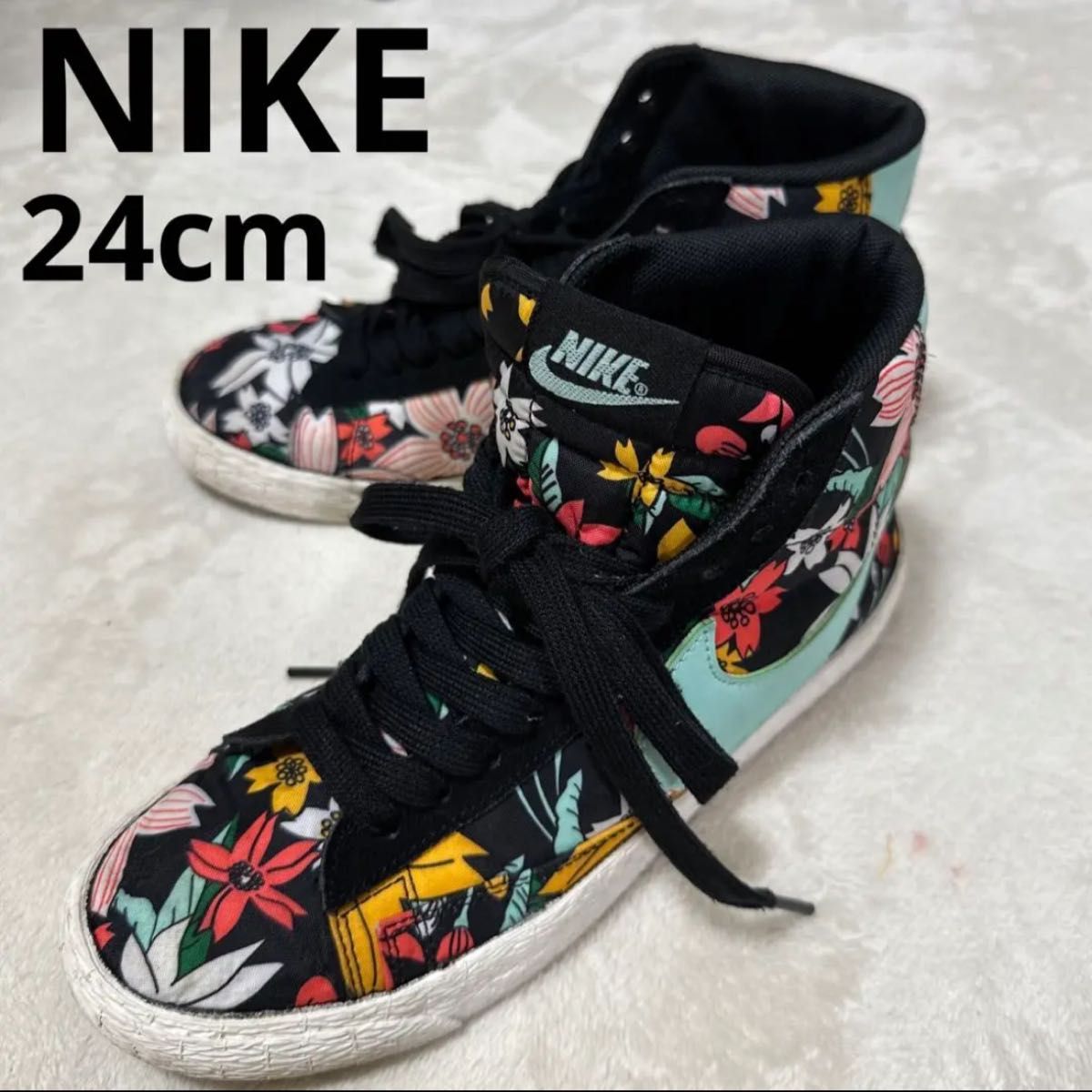 NIKEハイカットスニーカー 24cm ブラック×花柄|Yahoo!フリマ NIKEハイカットスニーカー 24cm ブラック×花柄|Yahoo!フリマ