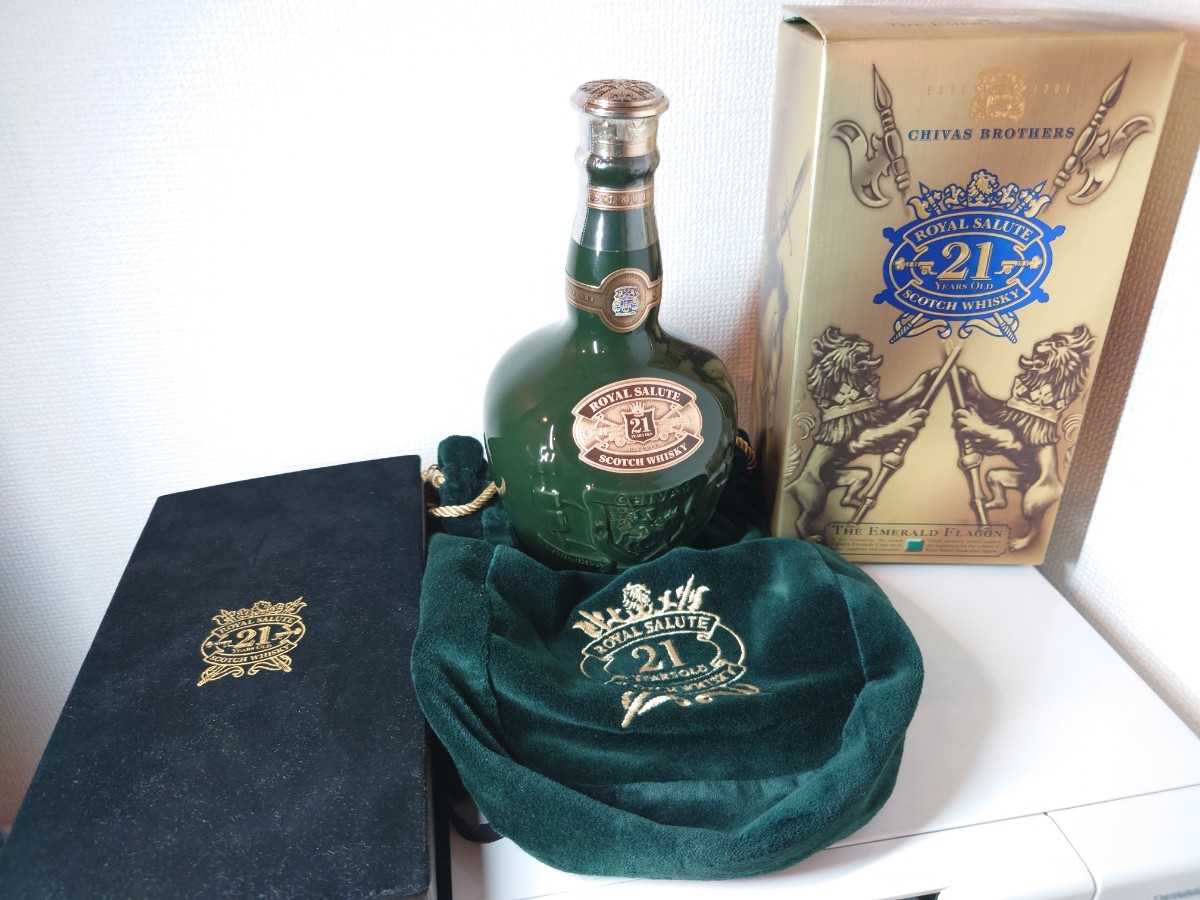 タグ付 ロイヤルサルート 21年 エメラルド フラゴン 緑 陶器 700ml 1310g ROYAL SALUTE EMERALD FLAGON 未開栓 古酒 の画像2