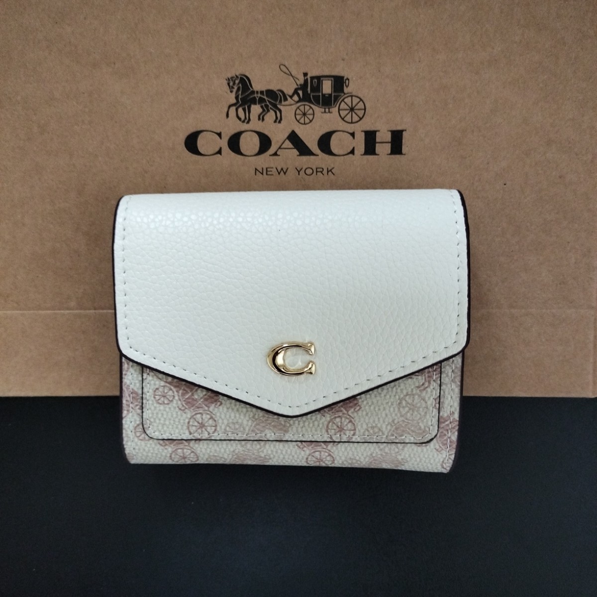 COACH コーチ カラーブロック ウォレット ホワイト