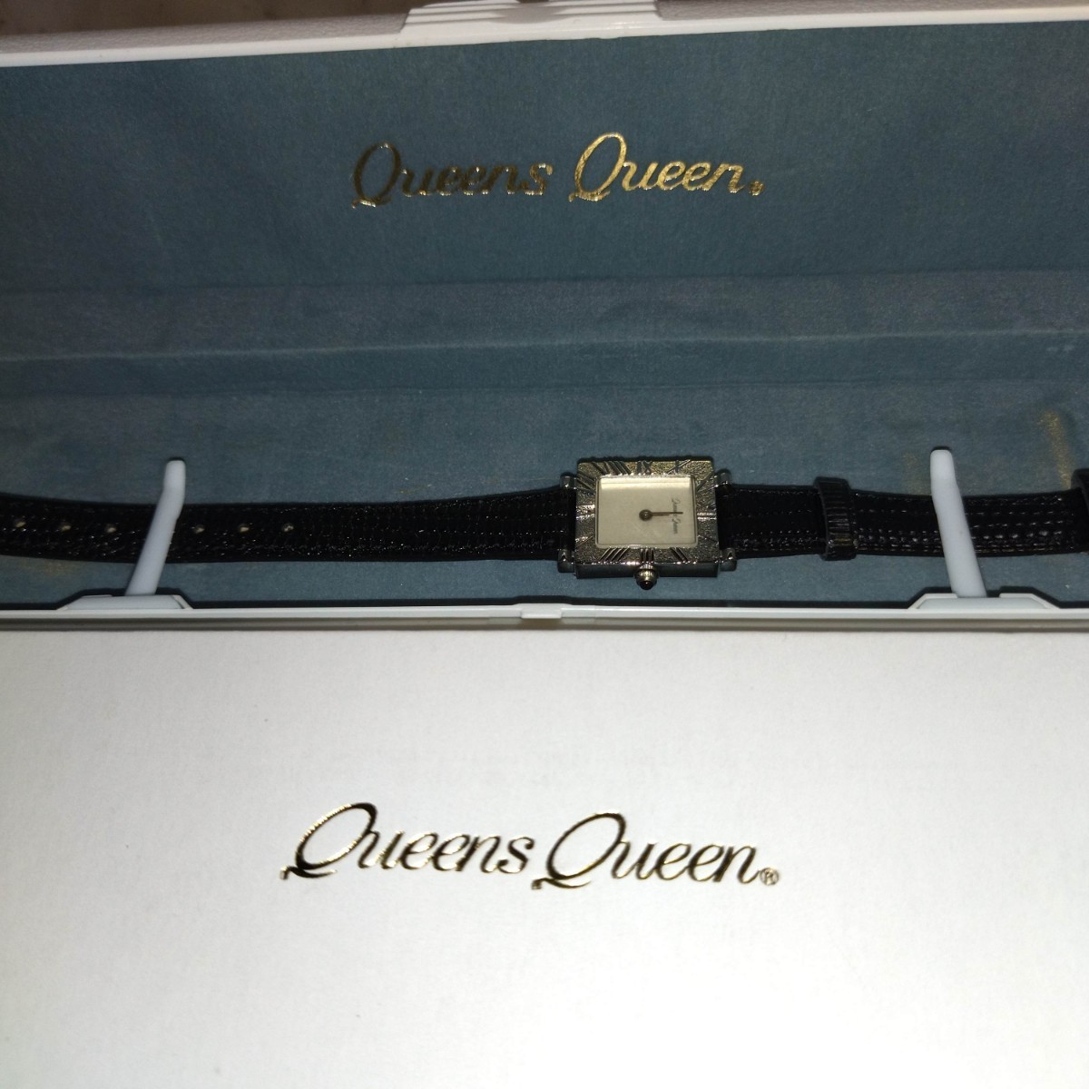 Queens Queen クイーンズクイーン　婦人用腕時計　未使用　ケース付き