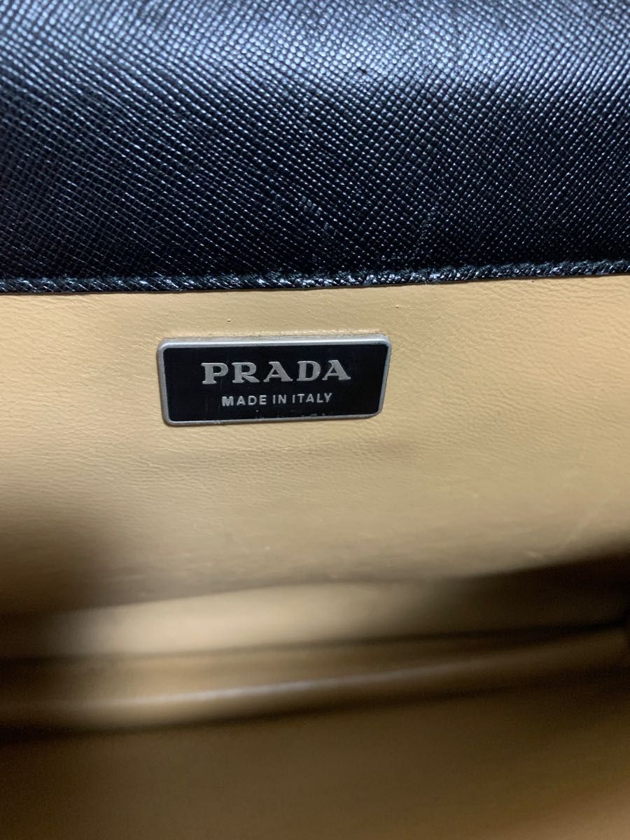 正規品【PRADA】プラダ　イタリー製 ビジネスバッグ　シンプル　ブリーフケース　ブラック　レザー　書類鞄 黒 シルバー金具