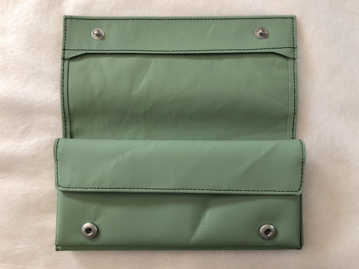 [ new goods unused *]FREITAG / F555 CAROLINE0 in dust real green 0sa rug li/ wing li0 Sara Sara 0 mat / gloss .0 wallet / purse 