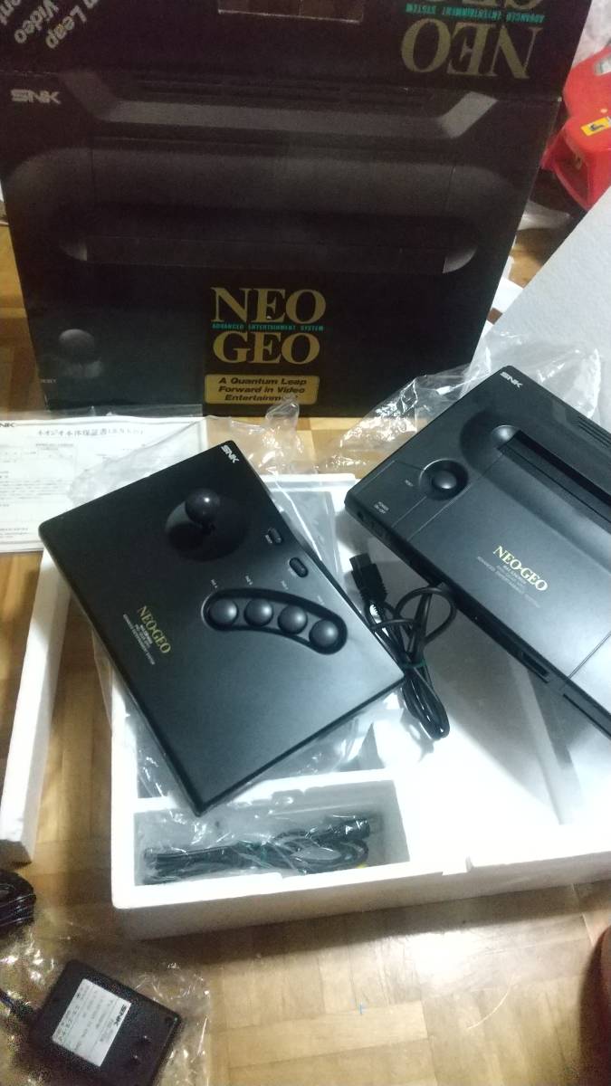 SNK ネオジオ 本体 コントローラー NEO-0 箱 説明書 保証書用紙 SNK ネオジオ 本体 コントローラー NEO-0 箱 説明書 保証書用紙