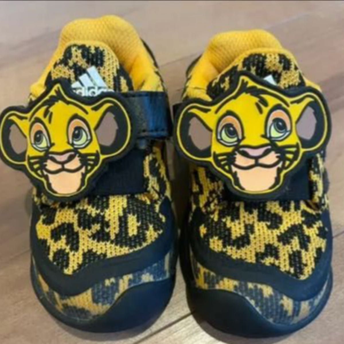 adidas (アディダス) ライオンキング シンバ 靴 スニーカー adidas (アディダス) ライオンキング シンバ 靴 スニーカー