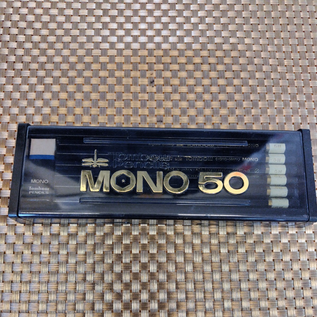 トンボ鉛筆 MONO　50５Ｈ12本ケース付新品未使用未開封_画像2