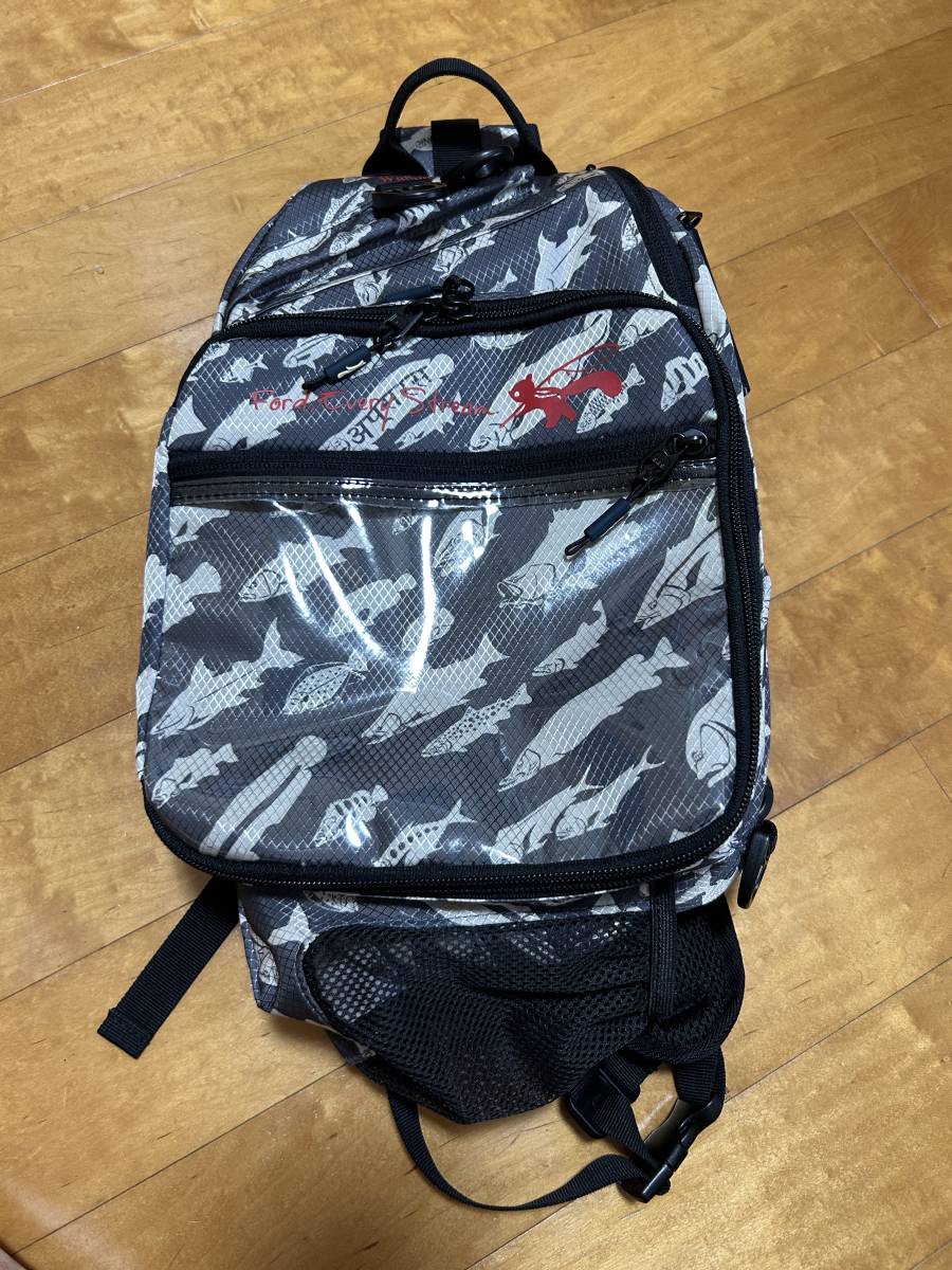 ツララ ウォルナットシェル魚群デザイン 左掛け 中古美品 TULALA 氷柱