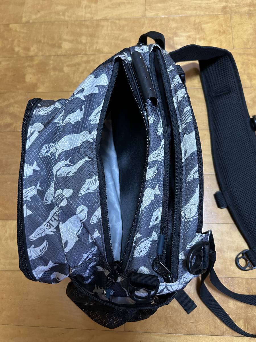 ツララ ウォルナットシェル魚群デザイン 左掛け 中古美品 TULALA 氷柱