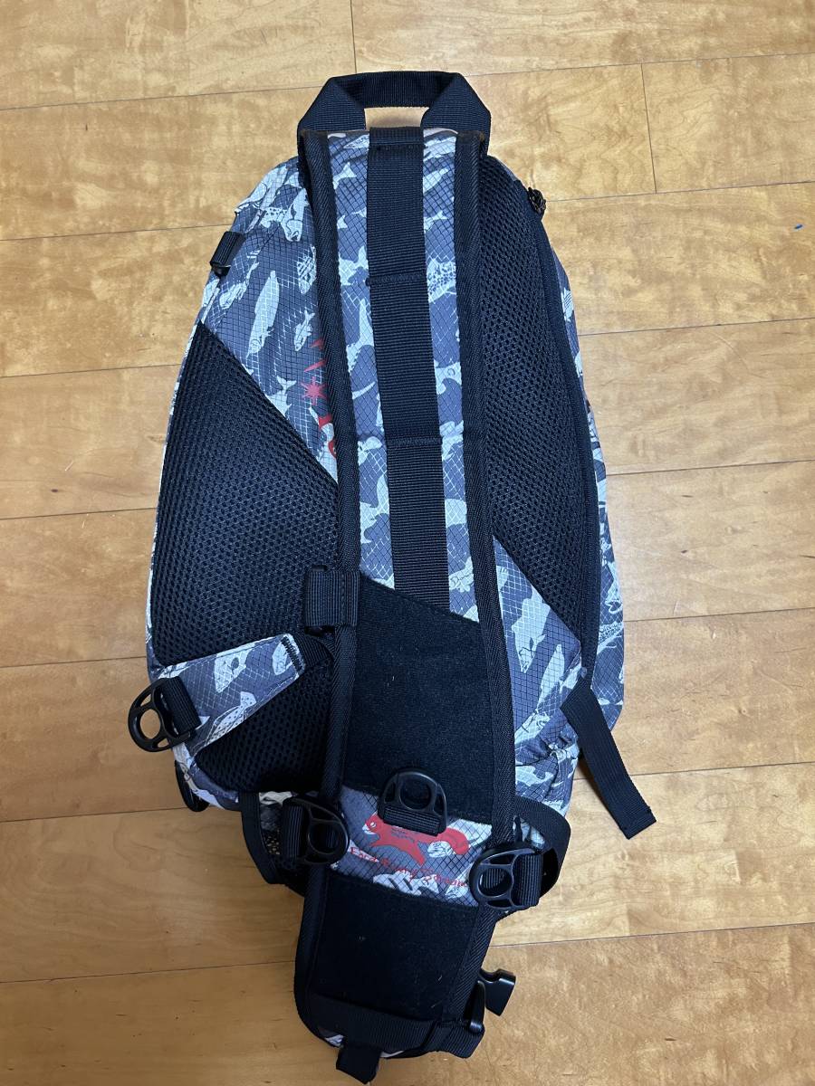 ツララ ウォルナットシェル魚群デザイン 左掛け 中古美品 TULALA 氷柱