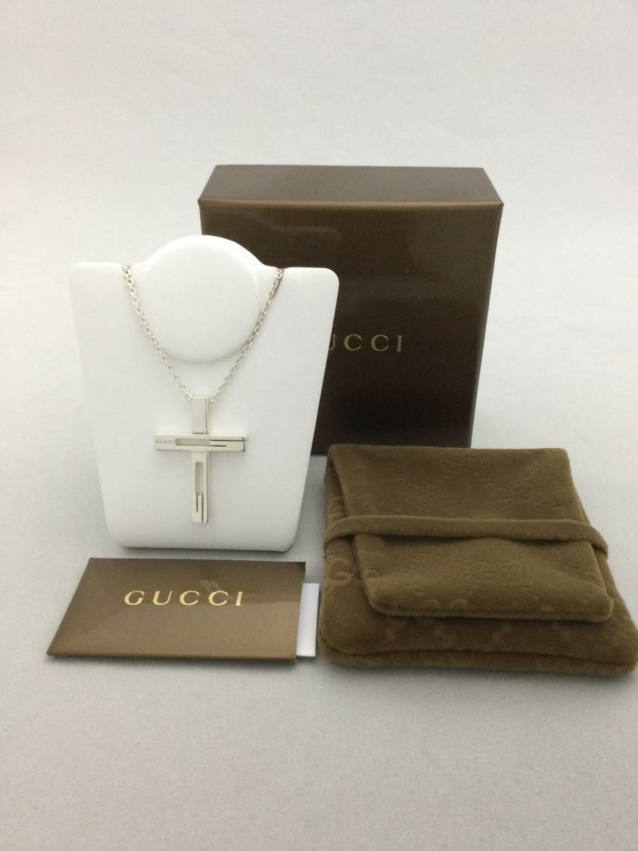 豪奢な GUCCI グッチ カットアウト クロス ネックレス シルバー