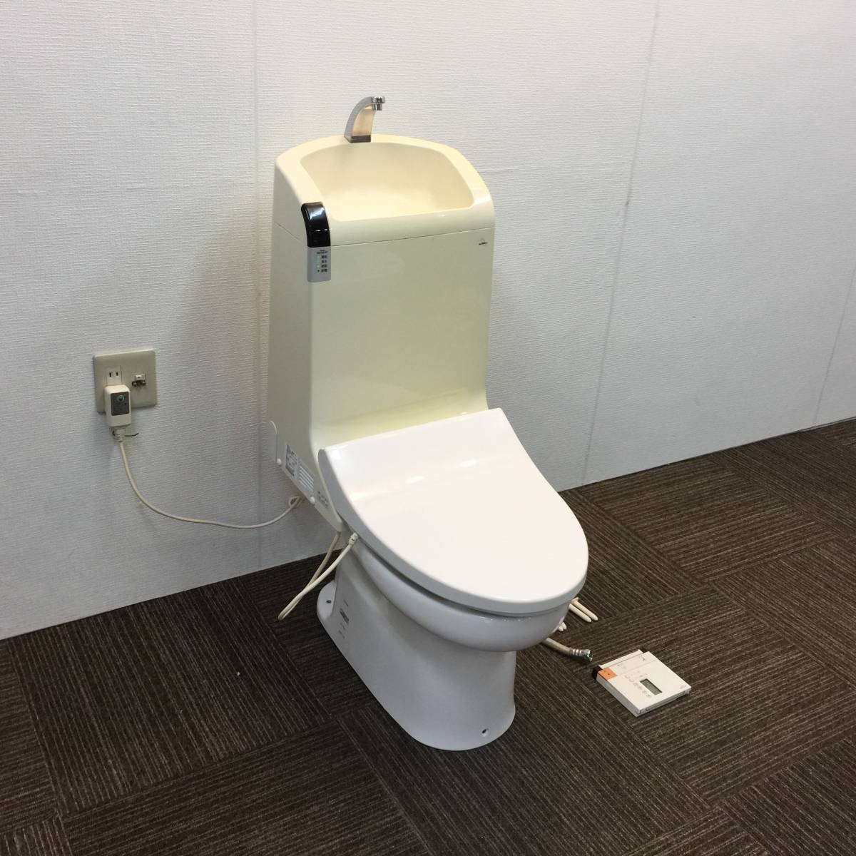 【】TOTO トイレ洋式便器(床下排水)「CS352R」とウォシュレット一体型タンク「TCF9032LER」☆#N11(ペールホワイト)のセット