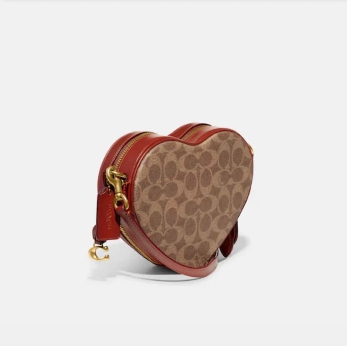 【新品・未使用】☆coachストラップ付属 2WAYハート型ボディーバッグ ハート