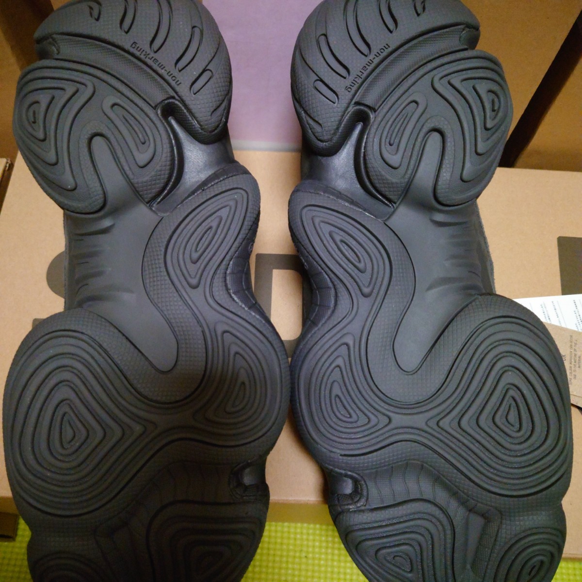 adidas YEEZY 500 Utility Black アディダス イージー500