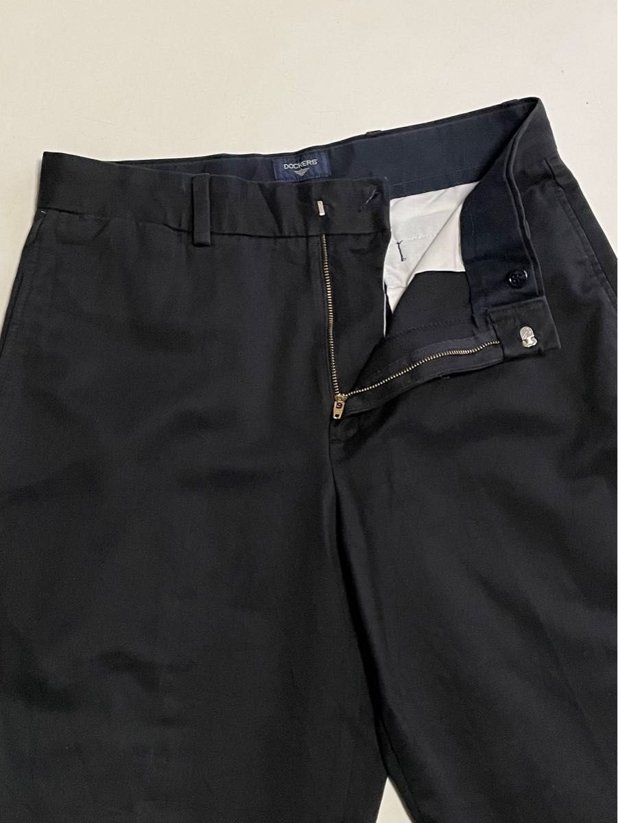 Levi's DOCKERS ノータックブラックチノ　32/30 ドッカーズ　美品