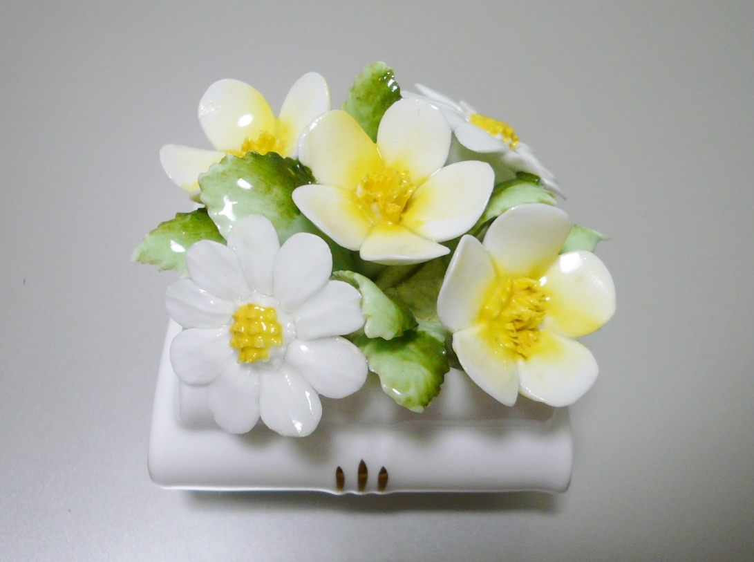 Royal Doulton ロイヤルドルトン 陶花 陶器 花籠 フラワー 花 ホワイト