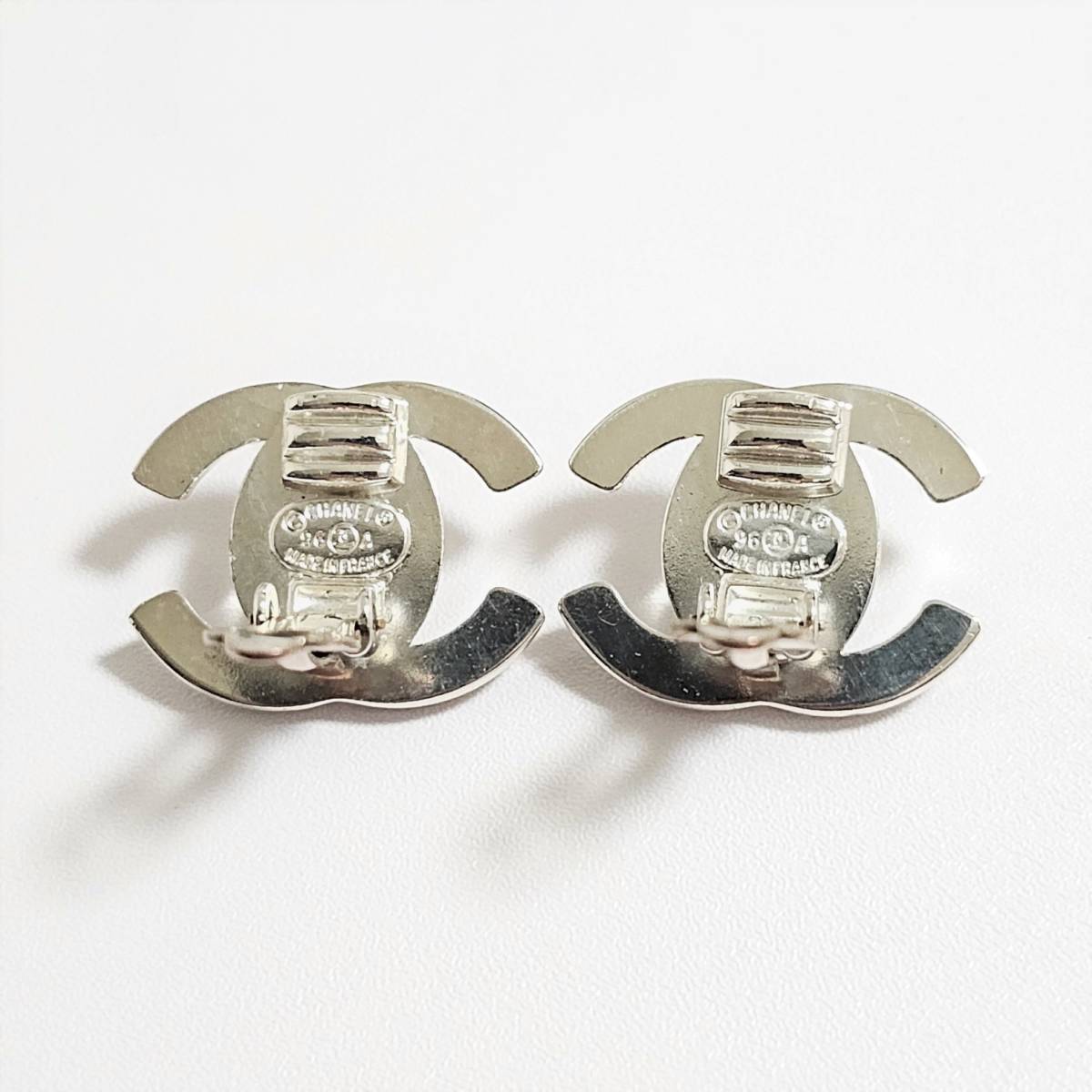 CHANEL シャネル イヤリング ターンロック シルバー | activoskateshop.com