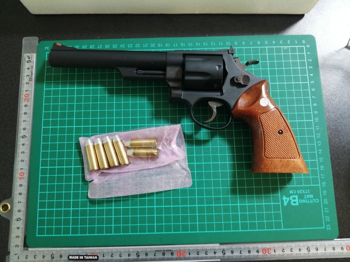 M27 モデルガン タナカ　M29 S&W 未発火 　 カーリッジ付き　インサート 横　動作確認 OK　重さ　727g_画像4