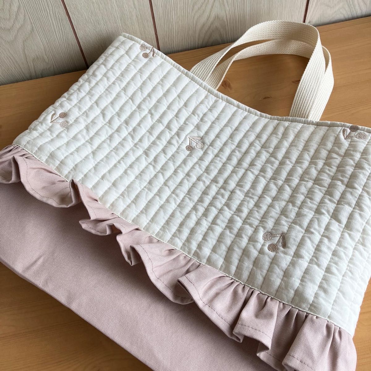 軽くて丈夫 ヌビ A4 トート レッスンバック ピンク イブル チェリー