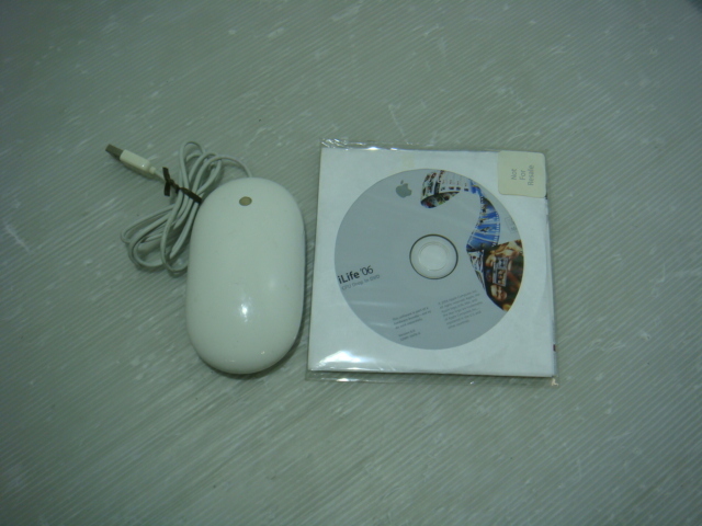 APPLE USBマウス　動作品+ iLife'06 CPU Drop In DVD 未開封品_画像1