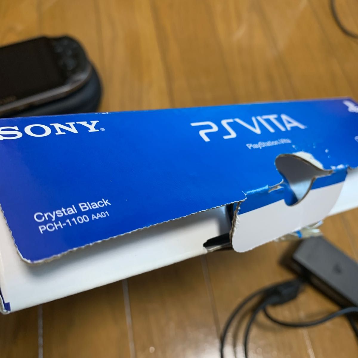 PlayStation Vita 本体 PCH-1100 3G wifi メモリーカード8GB 32GB 付