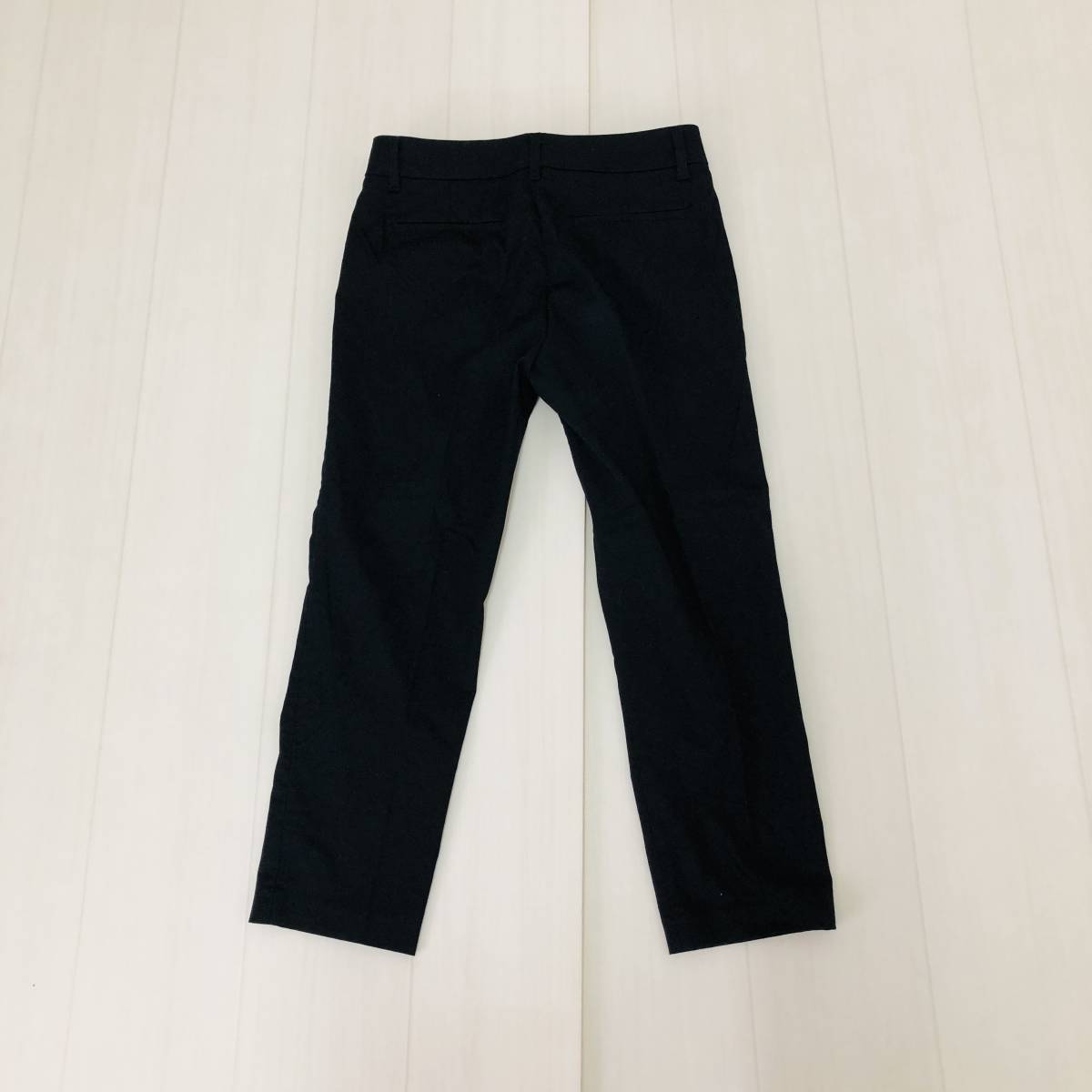 a01080 美品 UNIQLO ユニクロ パンツ センタープレス ストレート 綿混 ポケット２つ 無地 シンプル 着回し シンプルデイリーカジュアル_画像2