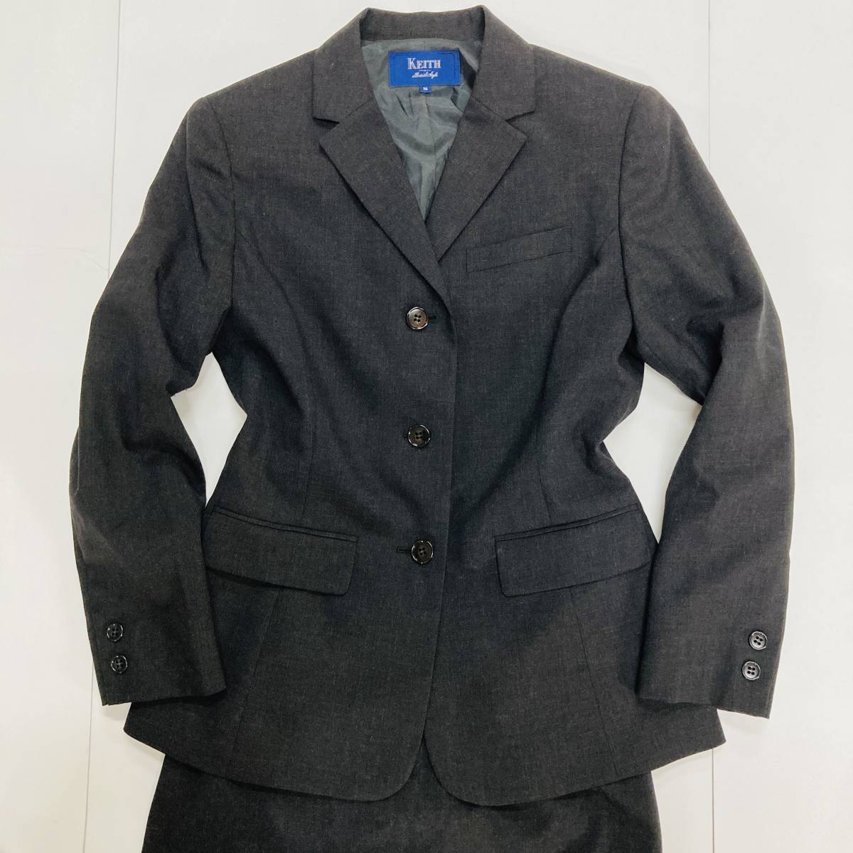 a01745 美品 KEITHキース スーツセットアップ シングルジャケット タイトスカート 薄手 肩パット 毛100％ 黒 オフィススタイリッシュルック_画像1