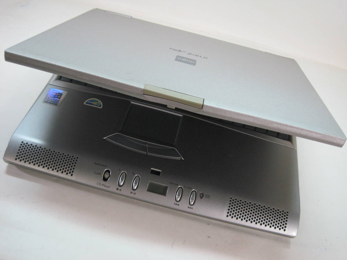  сразу можно использовать Win 98 Second Edition 2000 год отображение . внешний вид красивый память *HDD больше серийный * parallel терминал есть office есть Fujitsu NE3/45LK