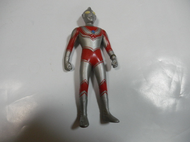 ＠＠BANDAI　1996年　フィギュア　ウルトラマン　円谷プロ　全長１２．５ｃｍ　_画像1