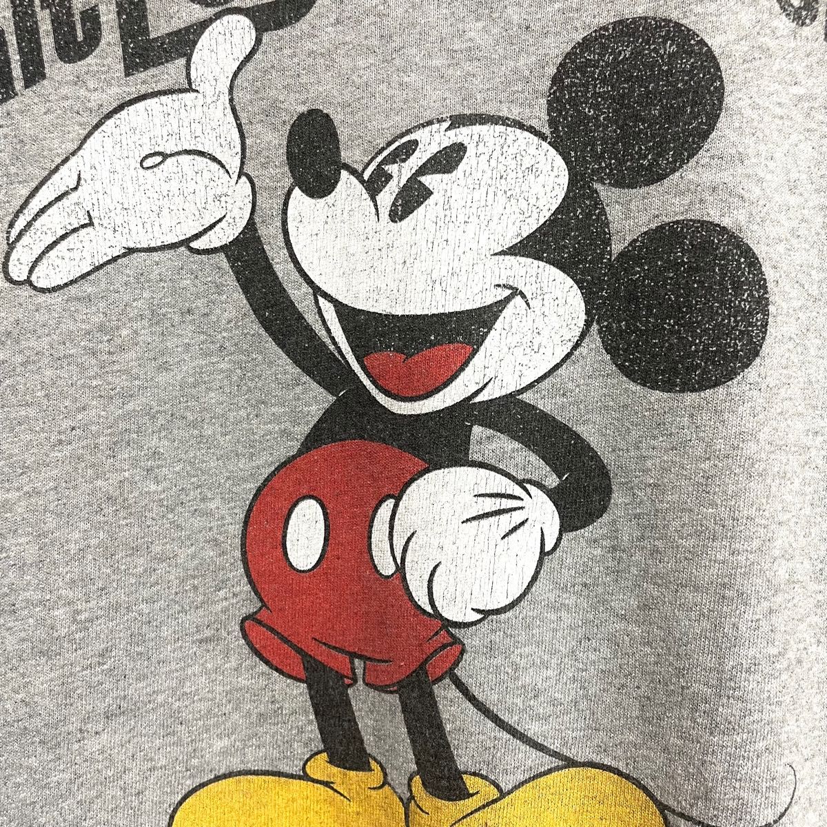 【Disney】ディズニー　ミッキーマウス　半袖tシャツ　メンズ　Lサイズ　ユニセックス　少し汚れがあります　古着　グレー