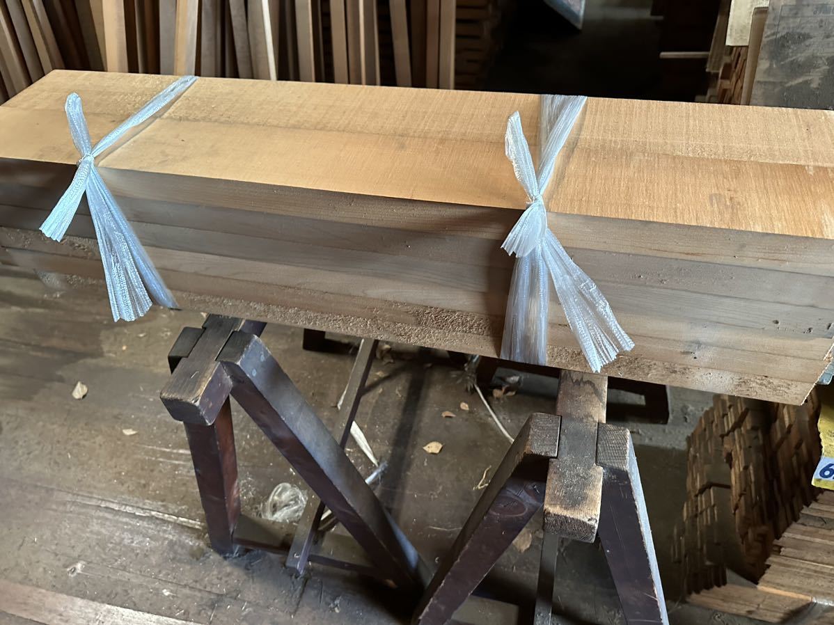 木曽ひのき角材 柾目 赤身90〜105cm×10.5cm程度×3.5cm程度 12本