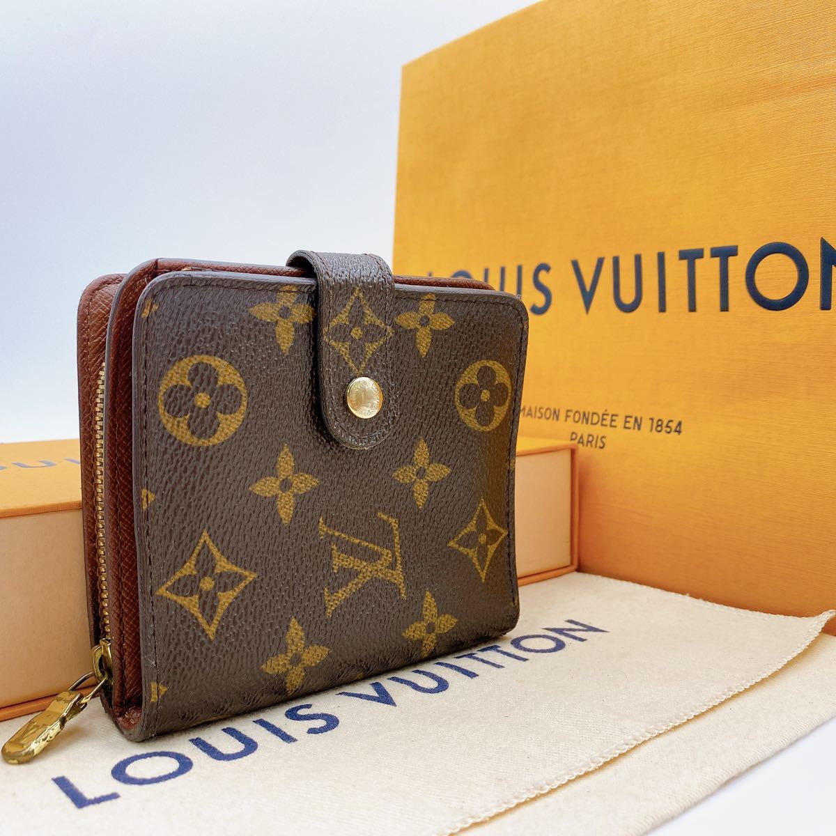 A1818【美品】LOUIS VUITTON ルイヴィトン モノグラム コンパクト