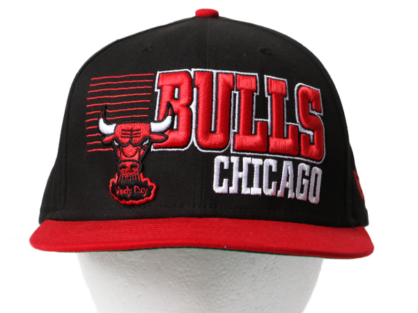 デッドストック 新品 ■ ニューエラ x ブルズ ベースボール キャップ フリーサイズ / 帽子 NBA オフィシャル NEW ERA BULLS バスケ 2トーン_画像2