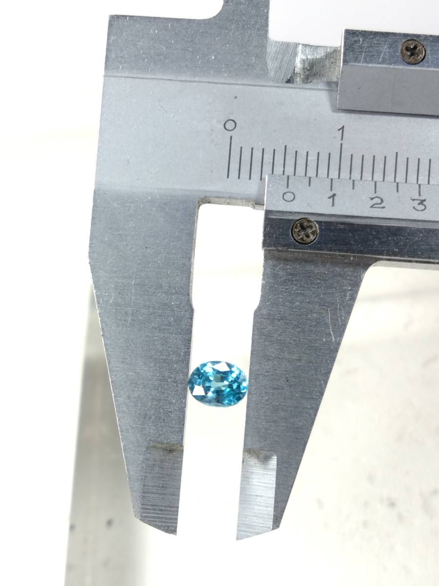  blue zircon 0.7CT oval cut loose 050606510703