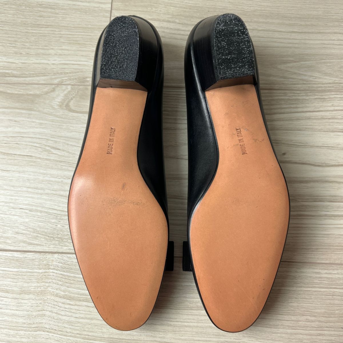 未使用品 Salvatore Ferragamo サルヴァトーレ フェラガモ ヴァラ