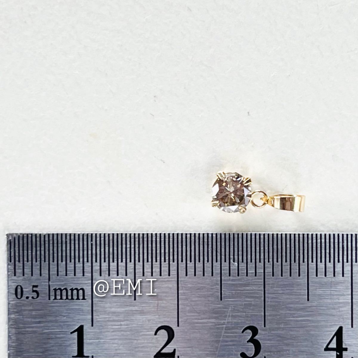 【SALE☆特価☆】K18 天然ダイヤモンド　0.40カラットペンダントトップ2