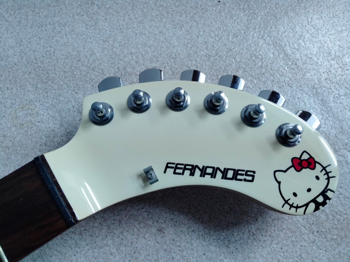 レア フェルナンデス FERNANDES ZO-3 ハローキティバージョン レア フェルナンデス FERNANDES ZO-3 ハローキティバージョン