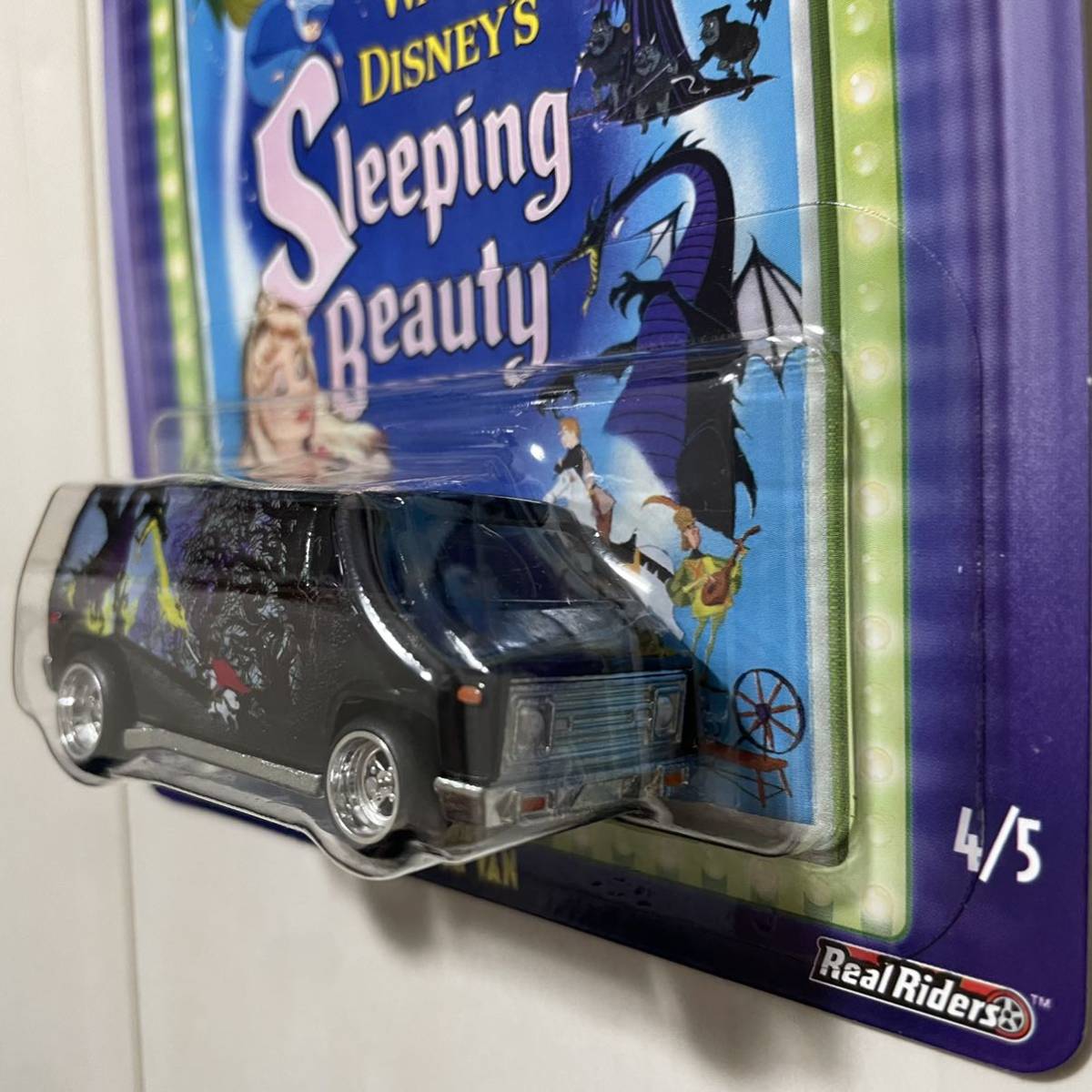 ★日本未発売★ Super Van Disney 眠れる森の美女 ホットウィール フォード ダッジ スーパー バン ディズニー リアルライダー_画像4