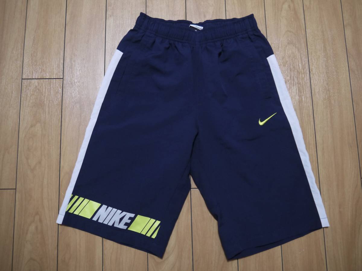 ★　美品　NIKE　ナイキ　スポーツウェア　半ズボン　ハーフパンツ　ショートパンツ　L　150_画像1