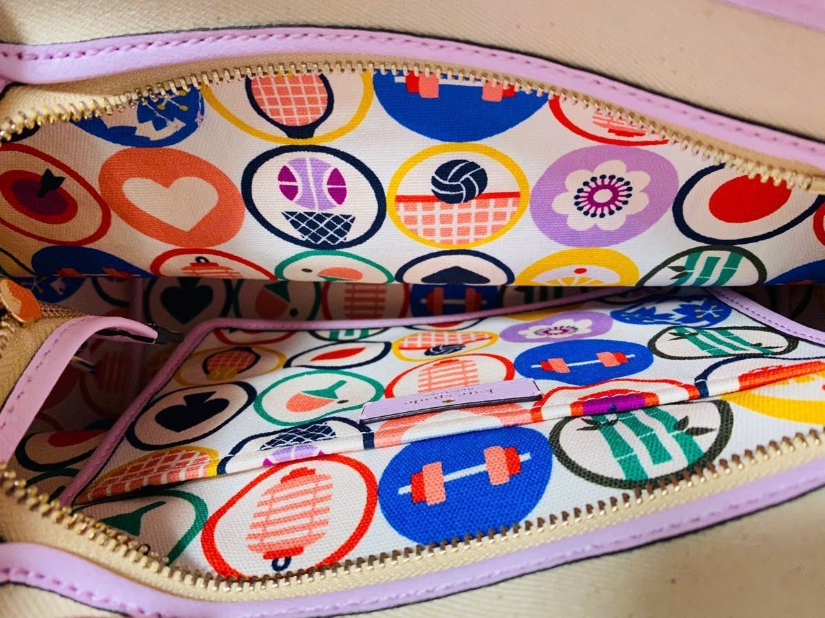 新品未使用】ケイトスペード kate spade トートバッグ 大きめ 新品未使用】ケイトスペード kate spade トートバッグ 大きめ