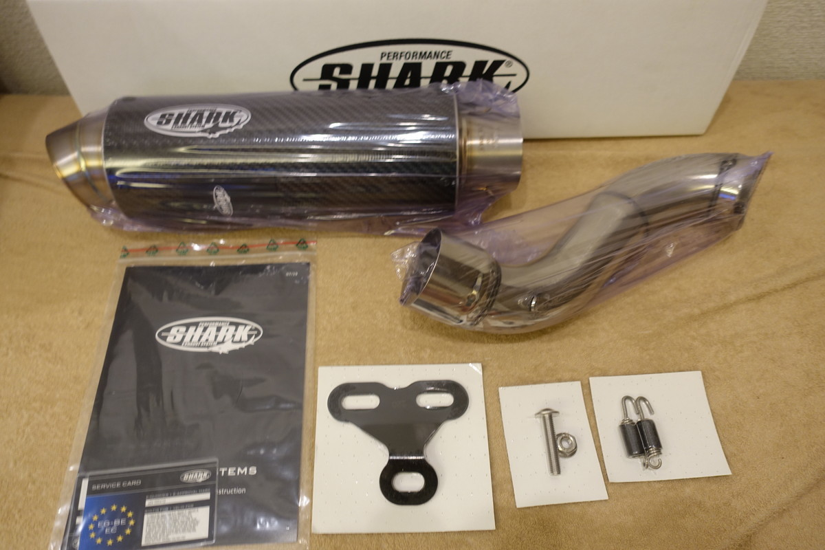 SHARK KTM 690 Duke (12-19)/690 Duke R (16-17) SRC 4 Super Short カーボンスリップオンサイレンサー 845002 定価64,216円 デューク_画像1