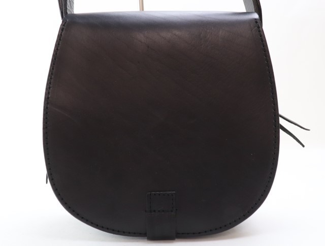 2306-87 leather made shoulder bag black flap 