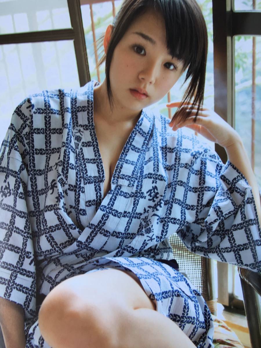 23D0253】☆直筆サイン入り☆ 篠崎愛写真集「桜サクトキ」(初版 23D0253】☆直筆サイン入り☆ 篠崎愛写真集「桜サクトキ」(初版